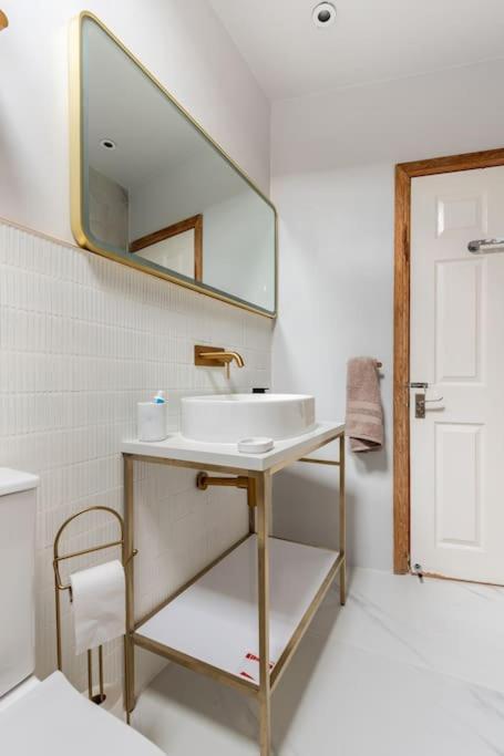 Harbourside Haven - Stylish Retreat In Hotwell - Free Parking Apartment Bristol Exterior photo